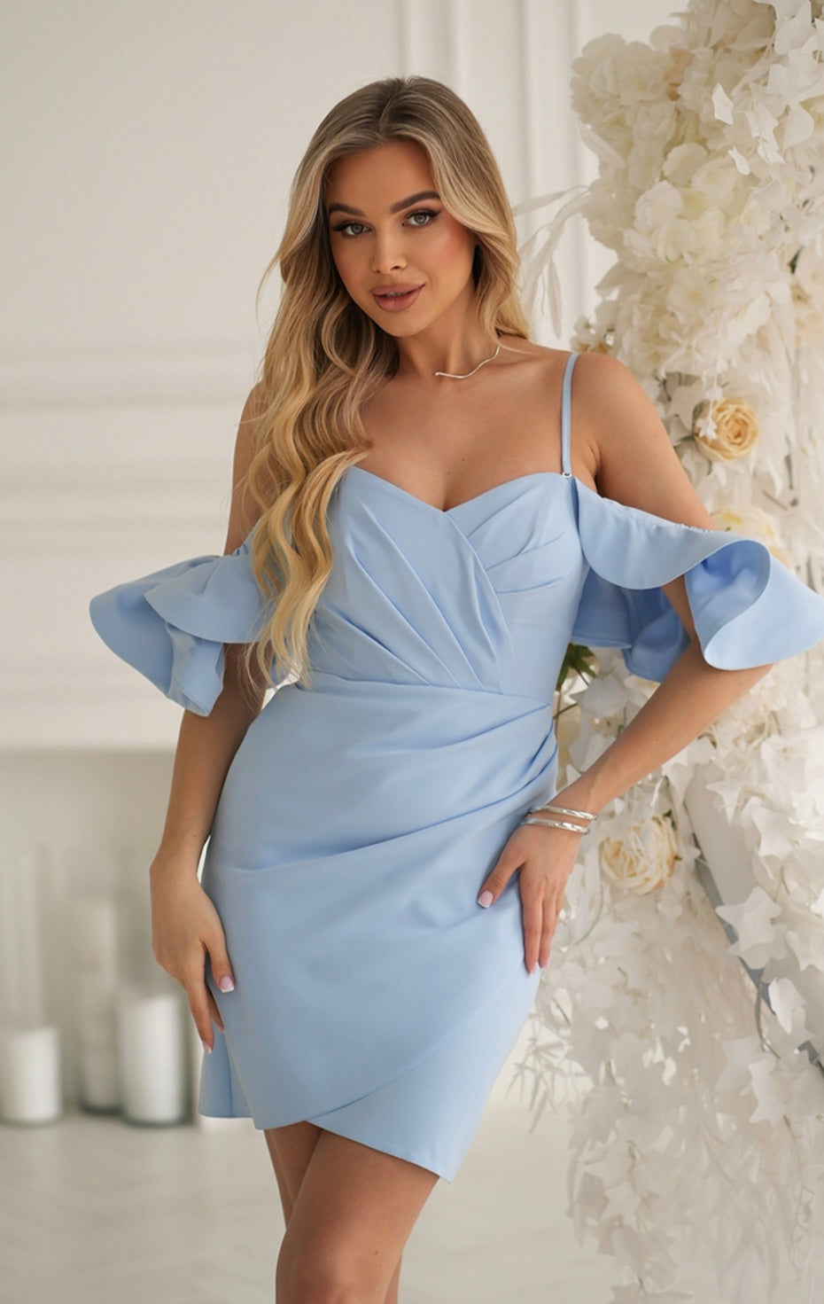 Robe de cocktail manches volantes bleu