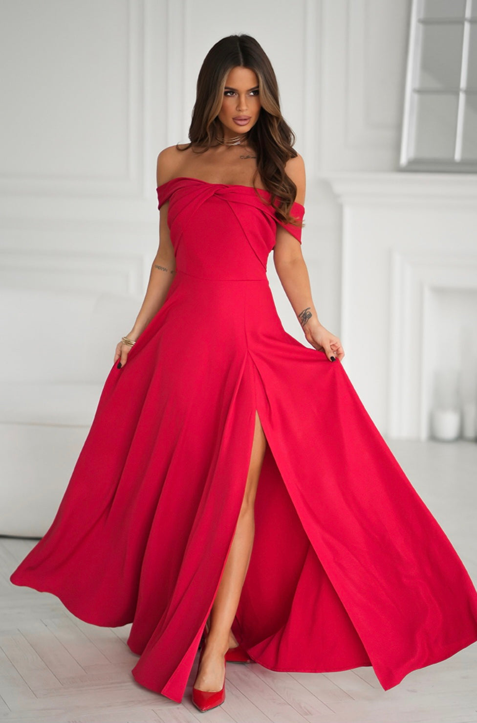 Robe longue fendue à nœud drapé