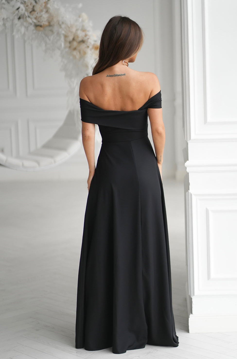Robe longue fendue à nœud drapé