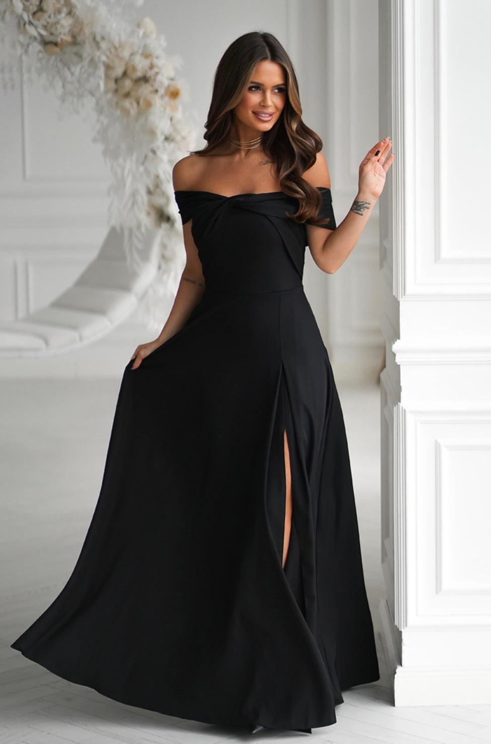 Robe longue fendue à nœud drapé